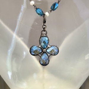 Bermuda Blue Crystal Clover
